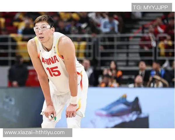 周琦半场表现平平仅得6分5板正负值惨淡显示球队困境 周琦半场表现平平仅得6分5板正负值惨淡显示球队困境