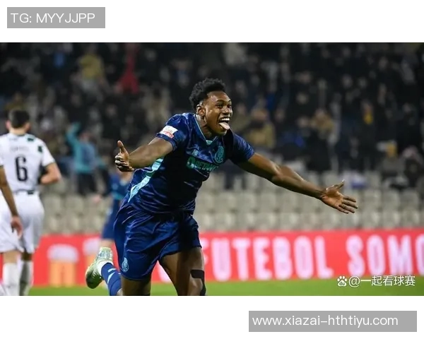 英媒报道维拉切尔西争抢波尔图前锋阿格霍瓦解约金高达1亿欧元