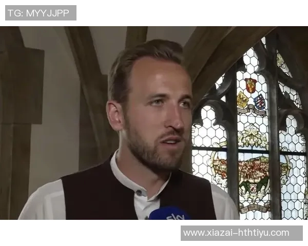 凯恩寒风中挥杆打高尔夫穆勒点赞为他加油打气 凯恩寒风中挥杆打高尔夫穆勒点赞为他加油打气